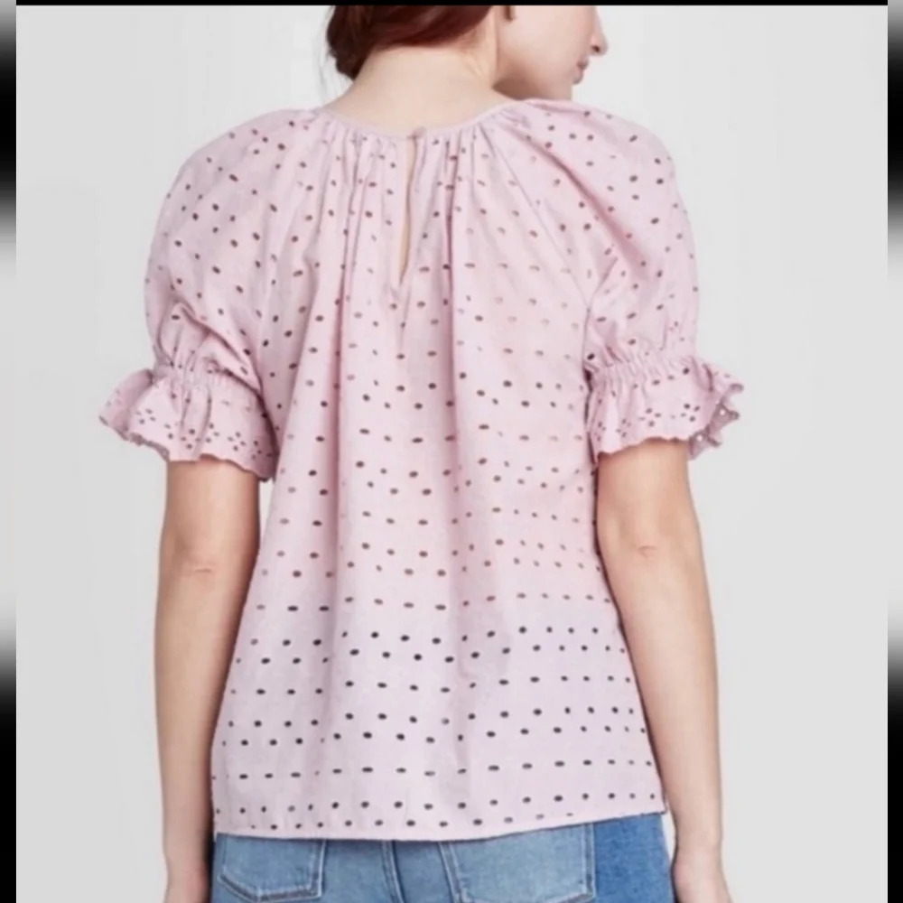 Universal Thread Women's Lilac‎ Eyelet Puff Sleeve Blouse, Size M - Picture 2 of 9